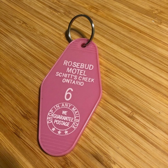 Schitt's Creek Rosebud Motel Keychain - Picture 3 of 7
